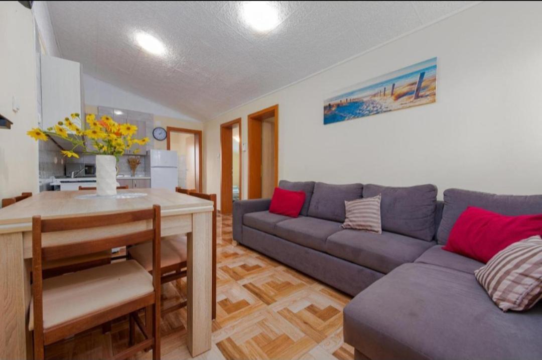 Apartman Zlata Vir Bagian luar foto