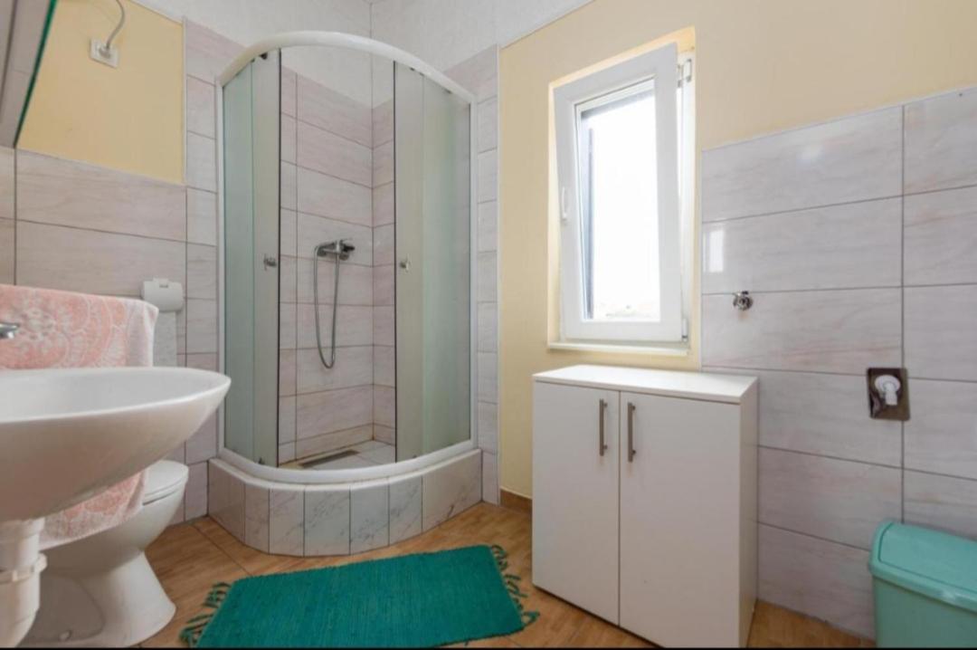 Apartman Zlata Vir Bagian luar foto